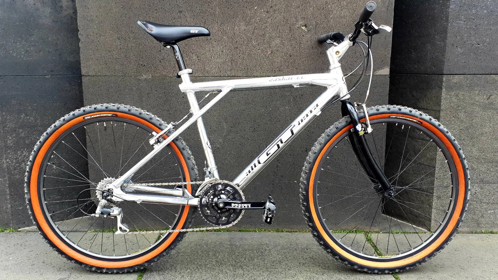 MTB — Weiß, bei der Nippeser Radkiste